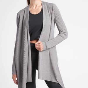 Athleta Solstice Wrap in Gray